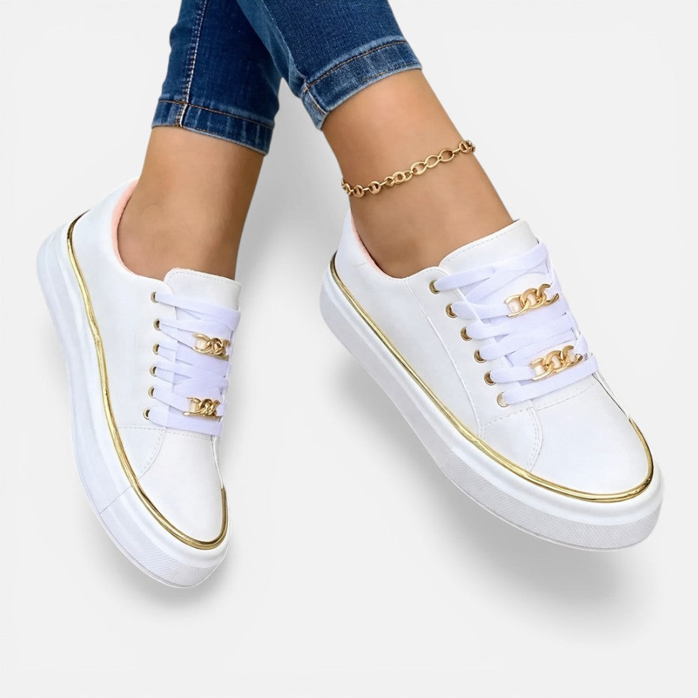 Damen Sneaker mit Schnürung und Metall Detail