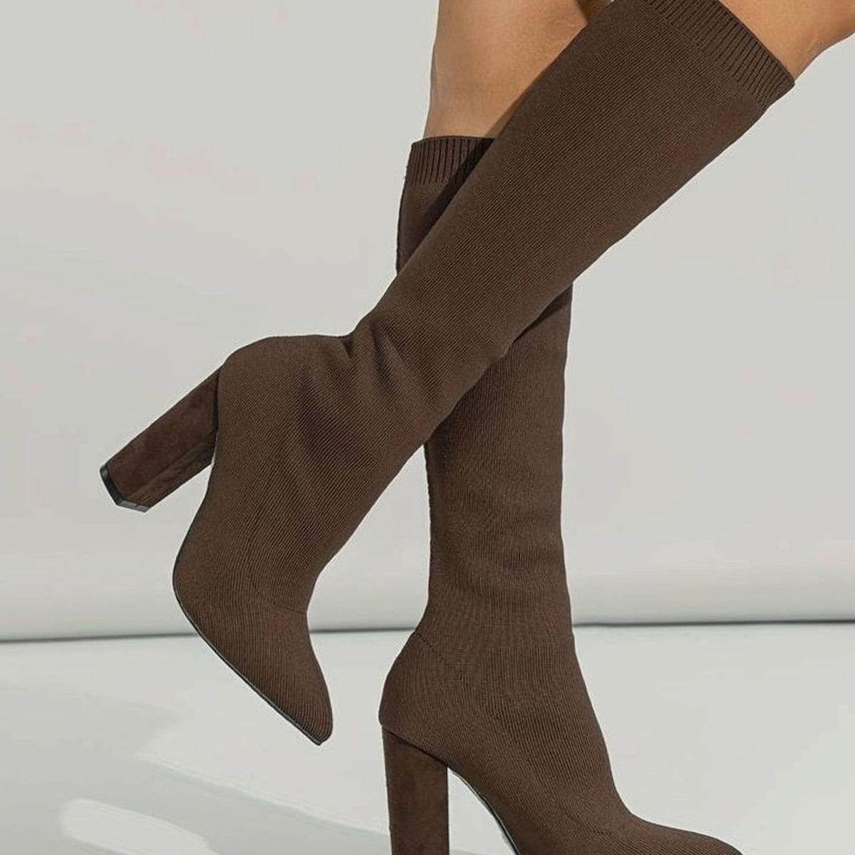 Damen Sock Boots aus Strick mit spitzer Zehenpartie – Kniehohe Stretchstiefel mit Blockabsatz, Herbst Winter
