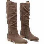 Damen Slouchy Stiefel in Wildlederoptik mit Knöchelriemen – Kniehohe Stiefel mit Blockabsatz, Herbst Winter