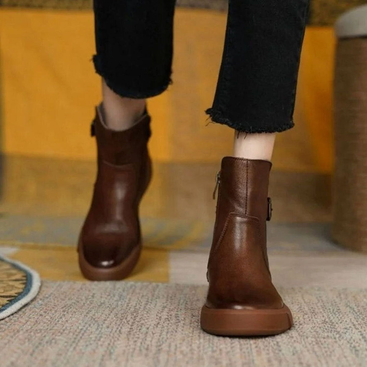 Damen Leder-Stiefeletten mit Schnalle – Flache Ankle Boots mit gepolsterter Plateausohle, Herbst Winter