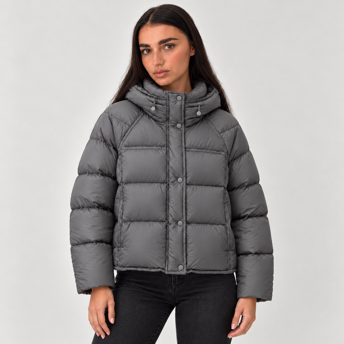 Damen Kurze Pufferjacke mit Kapuze – Steppjacke mit Stehkragen und horizontaler Steppung, Winter