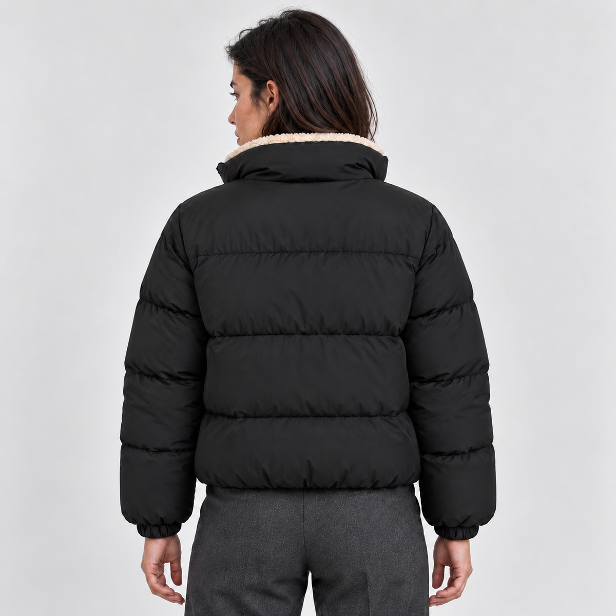 Damen Kurze Steppjacke mit Teddykragen – Pufferjacke mit Stehkragen und Reißverschluss, Winter