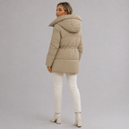 Damen Steppparka mit Kapuze und Taillenzug – Warme Winterjacke in Halblang