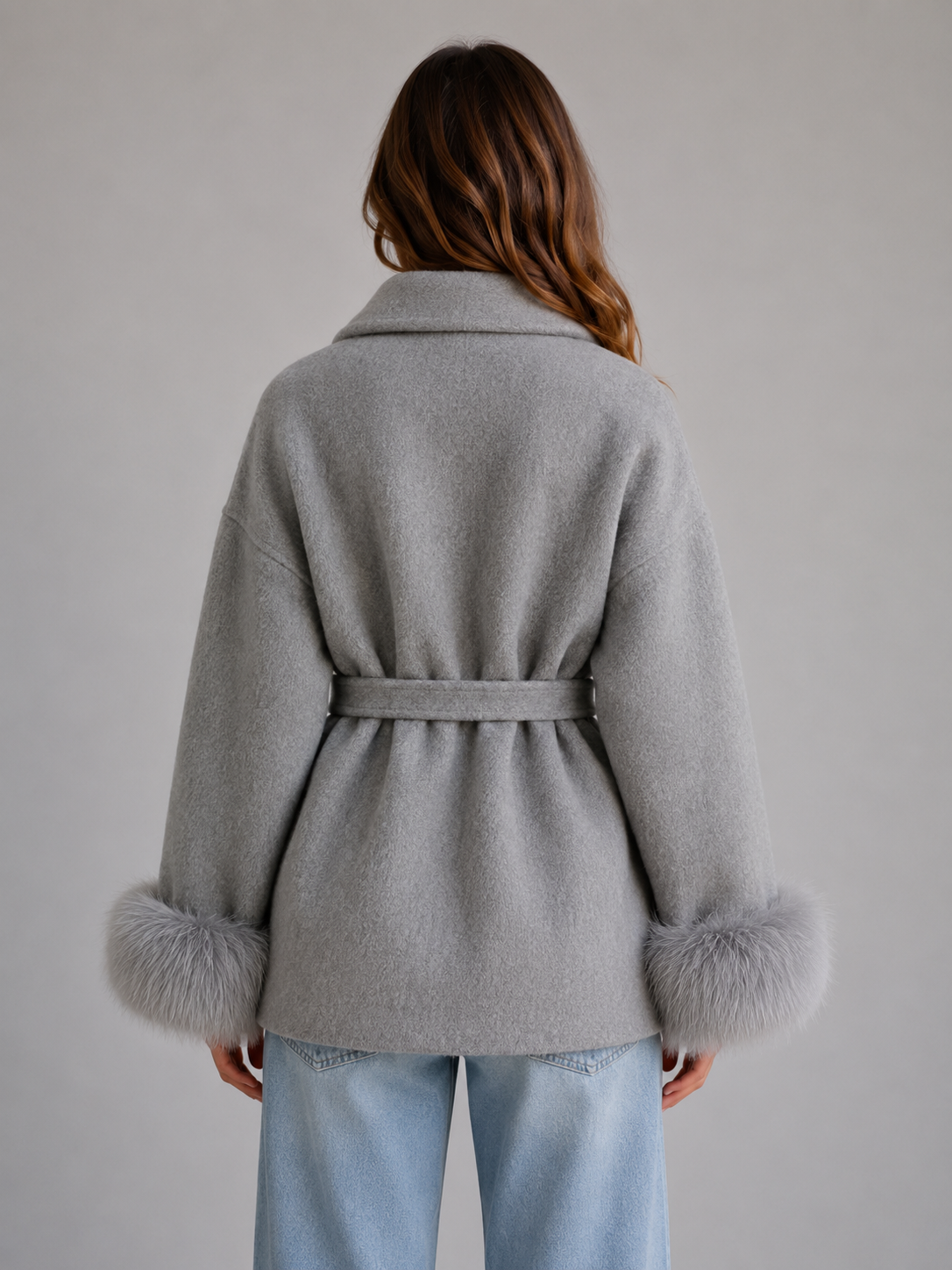 Damen Kurzer Wickelmantel aus Wollmischung – Mantel mit Bindegürtel und Kunstfellmanschetten, Winter