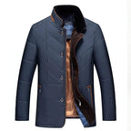 Herren Winter Steppjacke tailliert mit Kunstfellkragen – elegante Winterjacke mit Stehkragen