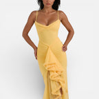 Langes Kleid mit Rüschen und Spaghettiträgern