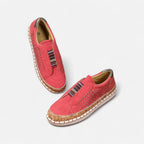 Slip On Sneaker mit Lochmuster und Bastdetails