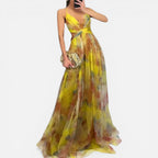 Maxikleid mit Spaghettiträgern und fließendem Schnitt