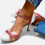 Damen Pumps mit Riemchen und Schleife