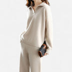 Strickset mit Kragenpullover und Hose