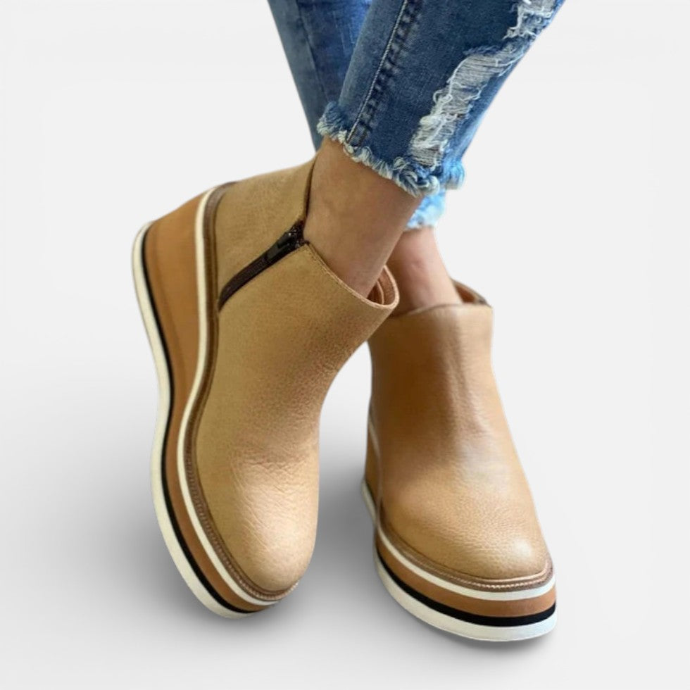 Orthopädische Damen Stiefeletten mit Keilsohle und runder Spitze