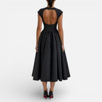 Midikleid mit offenem Rücken und ausgestelltem Rock