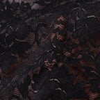Langes Spitzenkleid mit Neckholder und Rückenschlitz